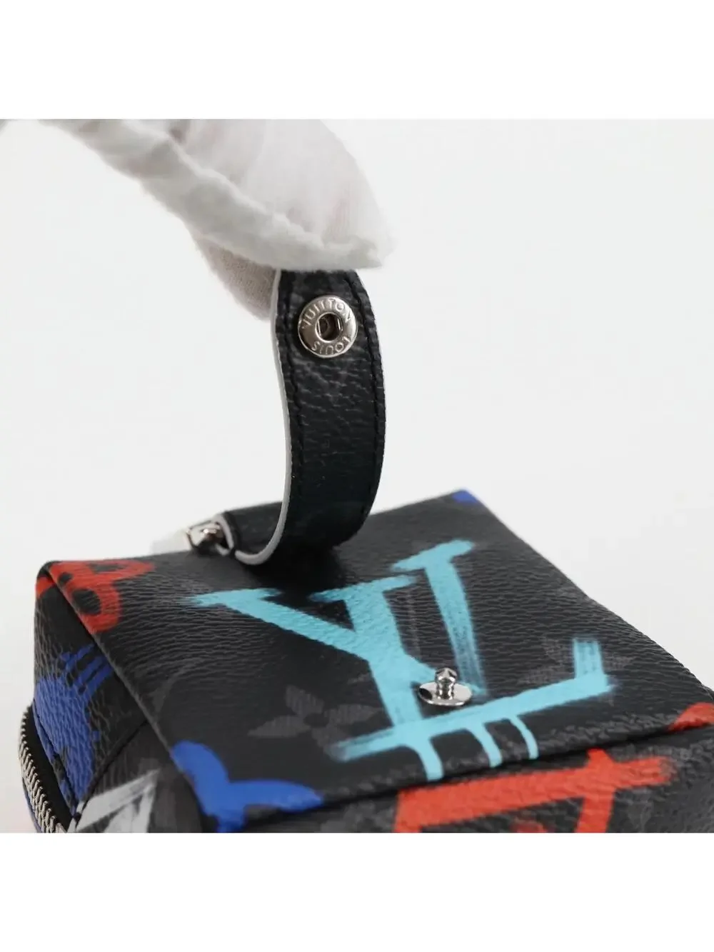 Louis Vuitton Eclipse Graffiti Porte #344057L70B